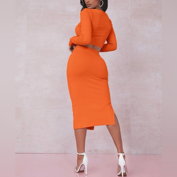 Solid Crop Tee & Split Thigh Skirt Set - Picture 4 of 8